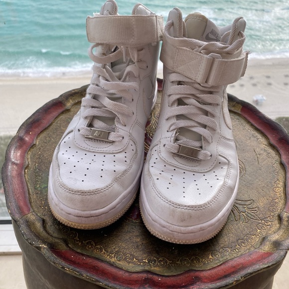 Nike Air Force 1 Ultra Force Mid ESS Women Size 7.5 White/White - Picture 6 of 7